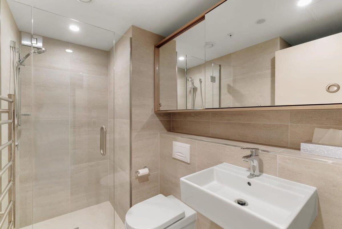 Coronet Base At La Residence Du Parc Κουίνσταουν Εξωτερικό φωτογραφία